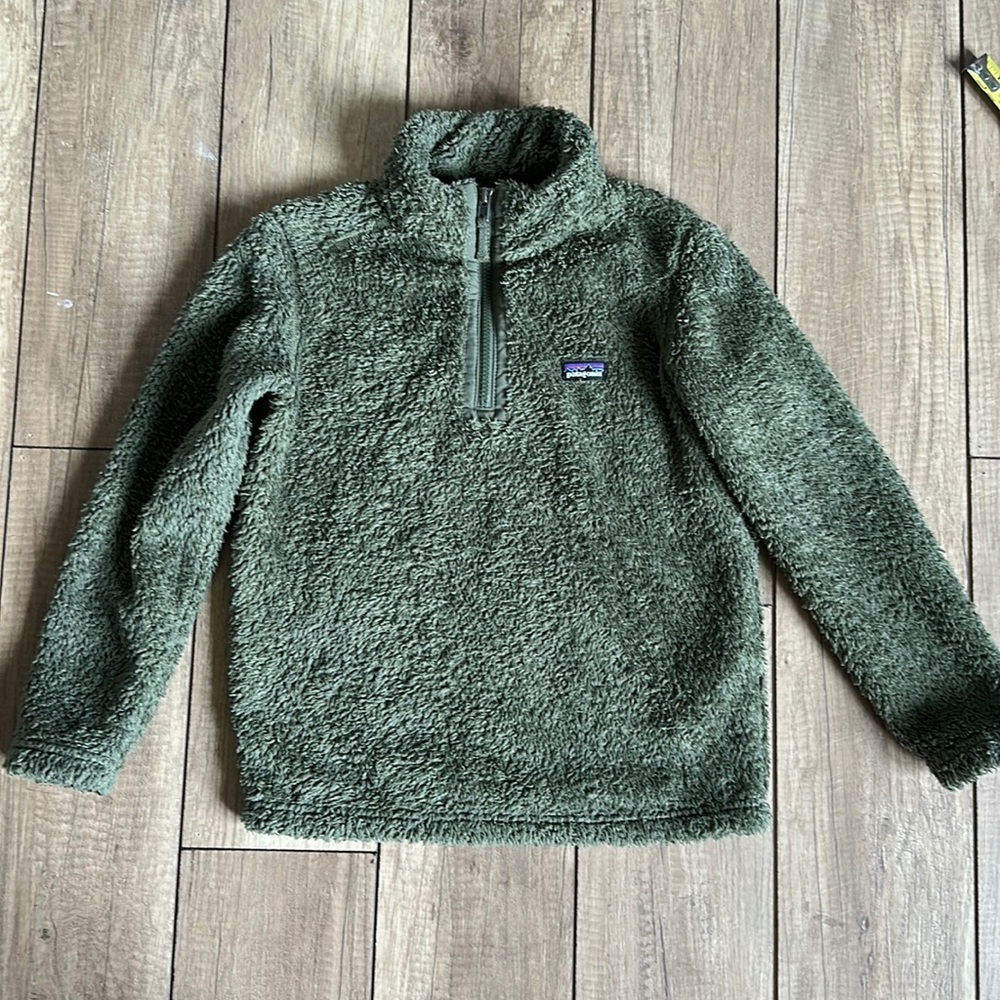 Patagonia Fuzzy Pullover, Size M.